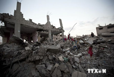 Cảnh đổ nát sau các cuộc không kích của Israel ở Gaza.